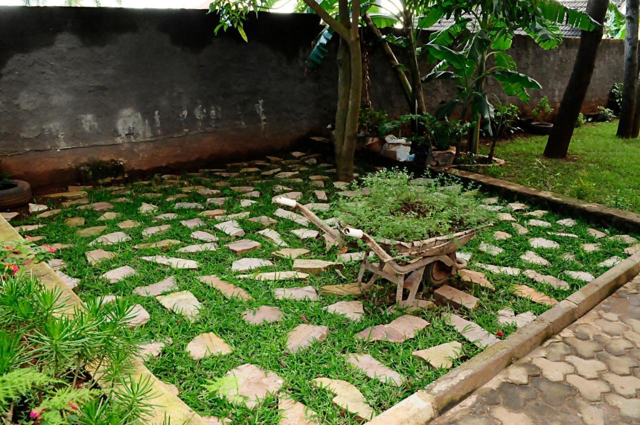 The Shoebill Nest Bed & Breakfast คัมพาลา ภายนอก รูปภาพ
